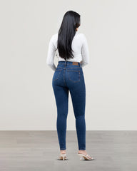 JEANS SKINNY TIRO ALTO