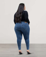 JEAN PLUS SIZE SKINNY TIRO ALTO