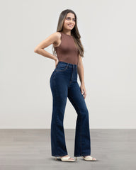 JEANS MUJER BOOTCUT TIRO SUPER ALTO