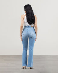 JEANS MUJER BOOTCUT TIRO SUPER ALTO